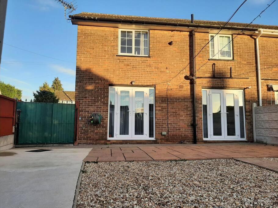 Maria's Garden House For Contractors And Families Holiday home *